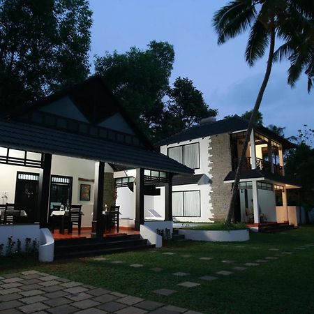 Mayas Beach House Mararikulam Exterior photo