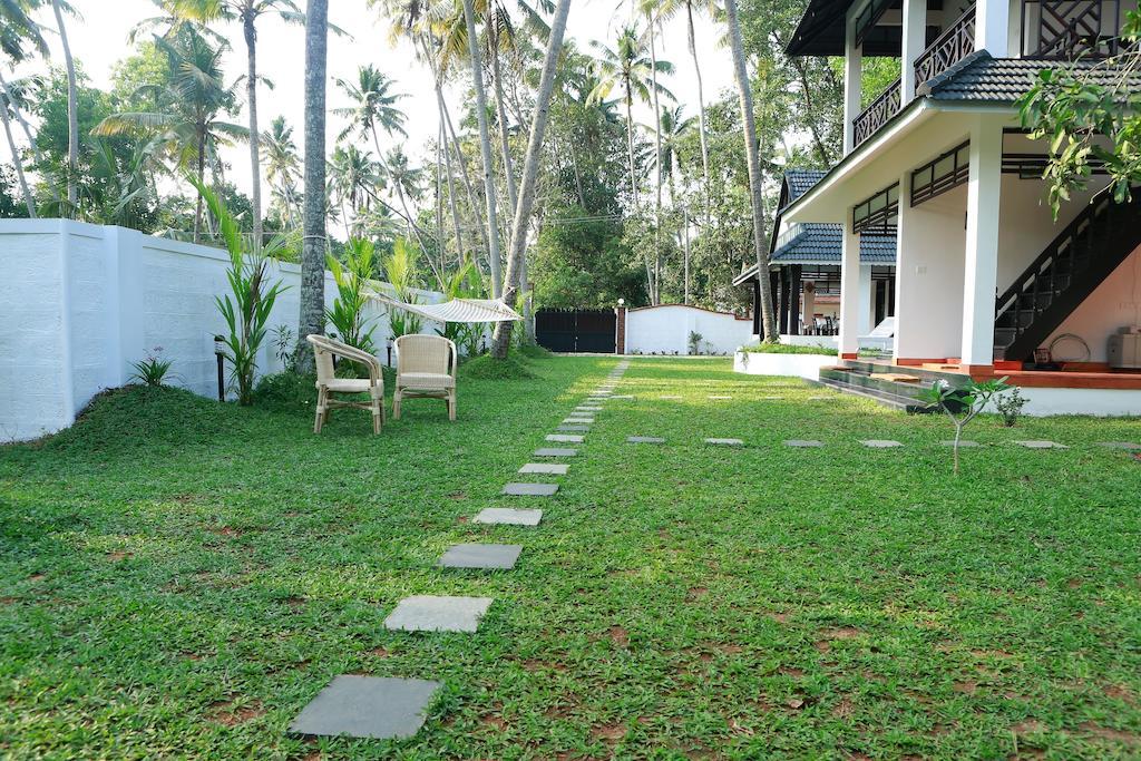 Mayas Beach House Mararikulam Exterior photo